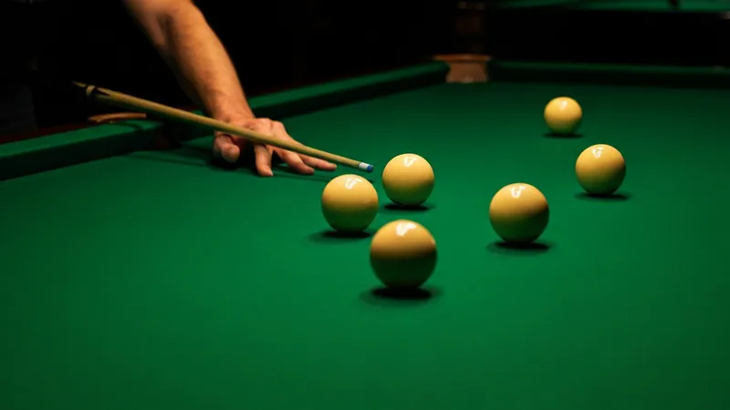 Matériel de billard professionnel sur table de competition